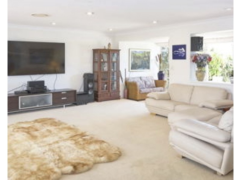 55 Gibraltar Drive, Isle Of Capri QLD 4217