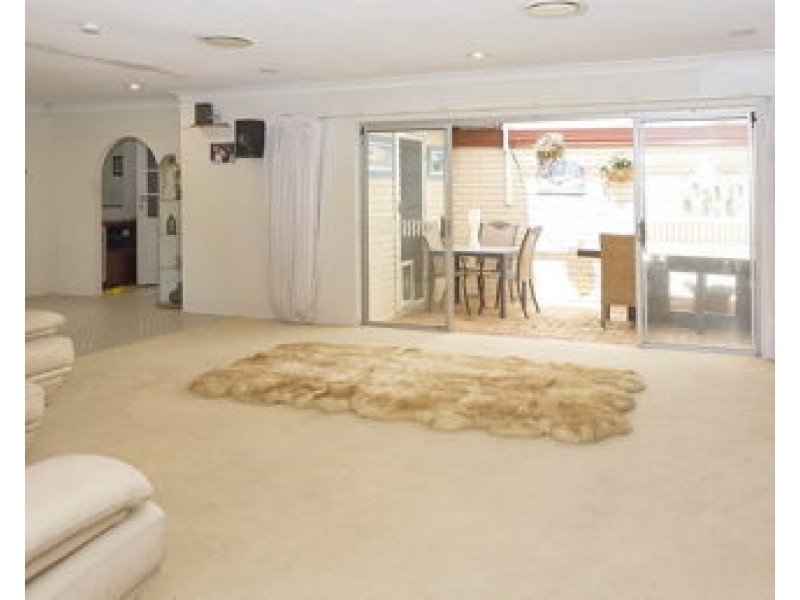 55 Gibraltar Drive, Isle Of Capri QLD 4217