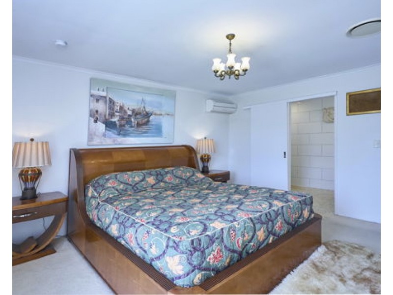 55 Gibraltar Drive, Isle Of Capri QLD 4217