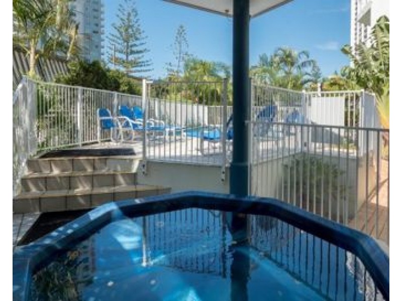 U17 15 Anne Avenue, Broadbeach QLD 4218