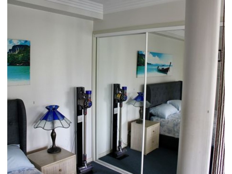 U14 15 Anne Avenue, Broadbeach QLD 4218