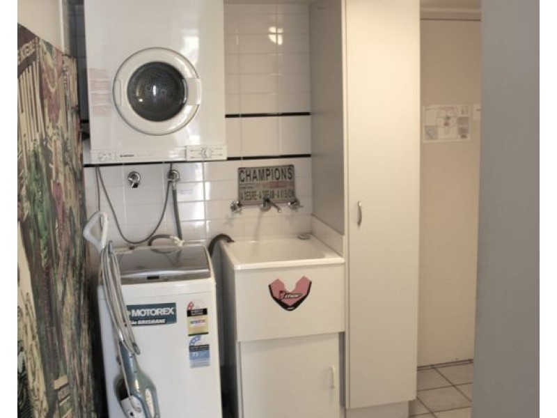 U14 15 Anne Avenue, Broadbeach QLD 4218