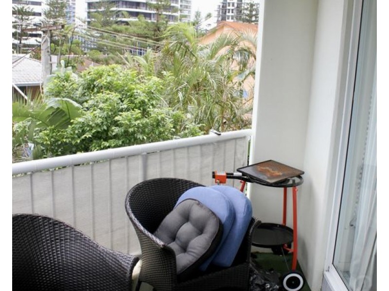 U14 15 Anne Avenue, Broadbeach QLD 4218