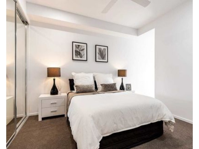 5009 172 Venner Road, Yeronga QLD 4104