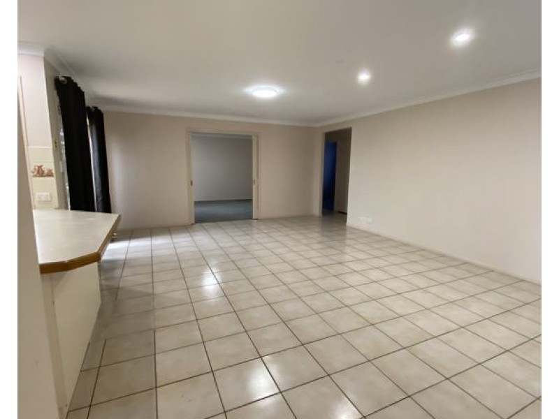 27 Wyncroft Street, Holland Park QLD 4121