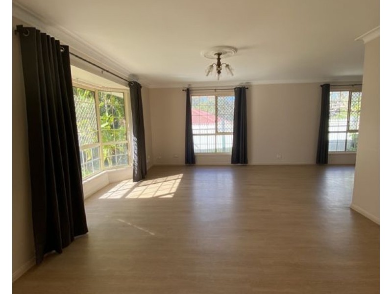 27 Wyncroft Street, Holland Park QLD 4121