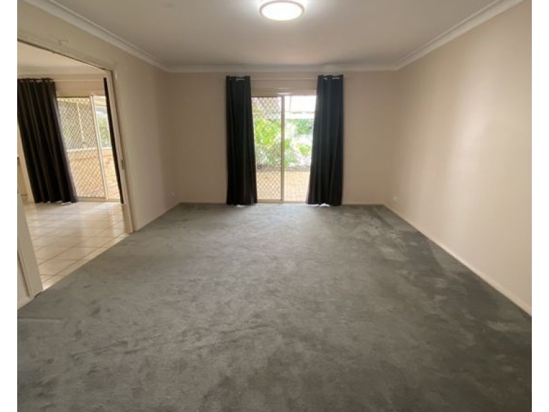 27 Wyncroft Street, Holland Park QLD 4121