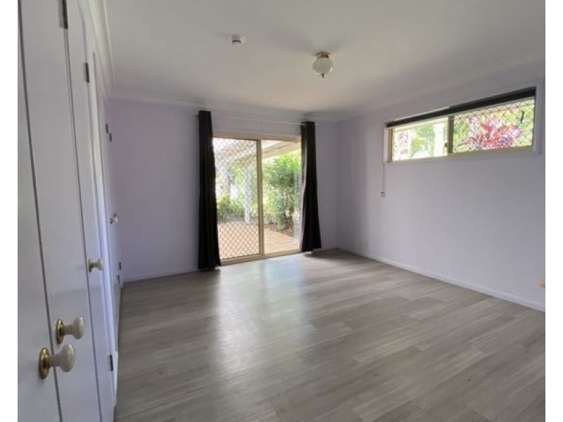 27 Wyncroft Street, Holland Park QLD 4121