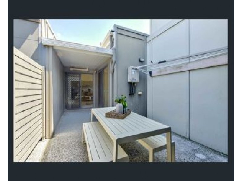 26 Blue Mountains Crescent, Fitzgibbon QLD 4018