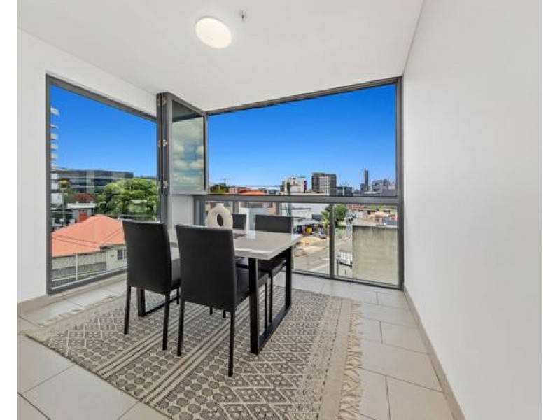 1038/16 Hamilton Place, Bowen Hills QLD 4006