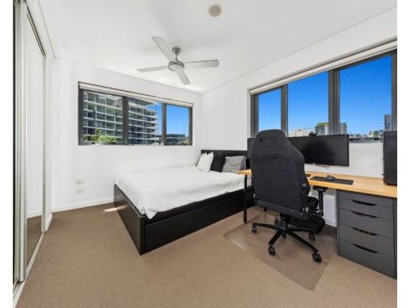 1038/16 Hamilton Place, Bowen Hills QLD 4006