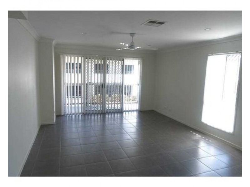 1 101 Cinderella Drive, Springwood QLD 4127