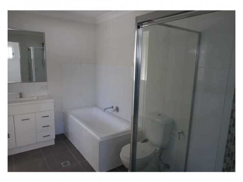 1 101 Cinderella Drive, Springwood QLD 4127
