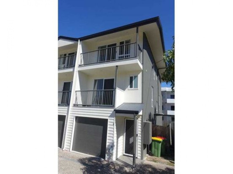 1 101 Cinderella Drive, Springwood QLD 4127