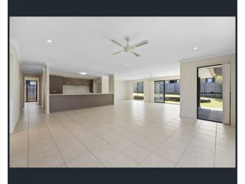 7 Jonathan St, Upper Coomera QLD 4209