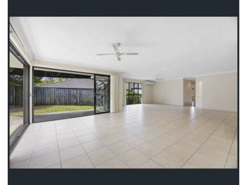 7 Jonathan St, Upper Coomera QLD 4209