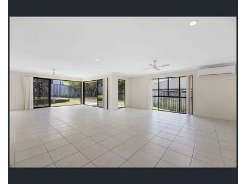 7 Jonathan St, Upper Coomera QLD 4209