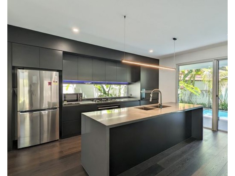 7826 Pavilions Close, Hope Island QLD 4212