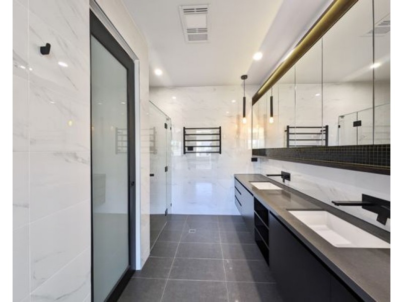 7826 Pavilions Close, Hope Island QLD 4212