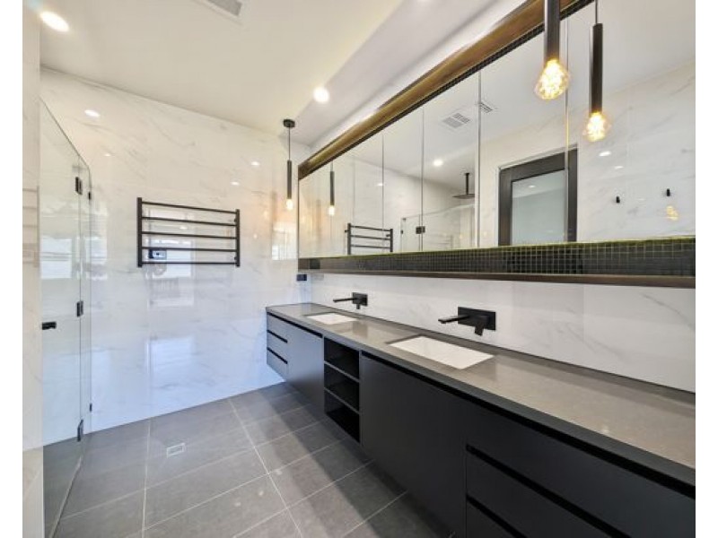 7826 Pavilions Close, Hope Island QLD 4212