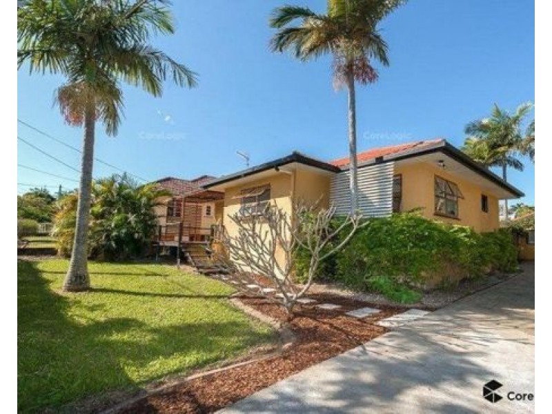 30 LIND AVENUE, Southport QLD 4215