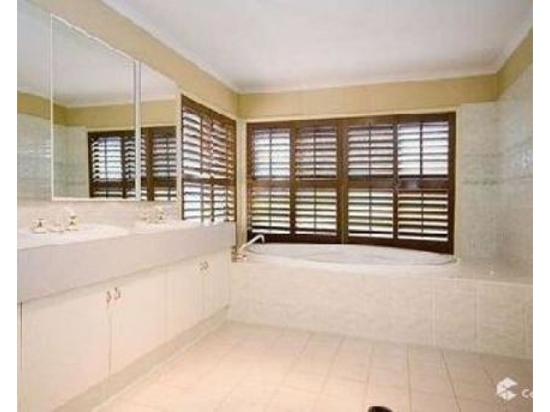 107 McPherson Road, Sinnamon Park QLD 4073