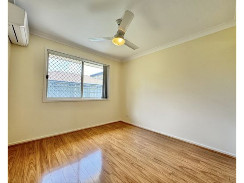 8 Coolum Court, Regents Park QLD 4118