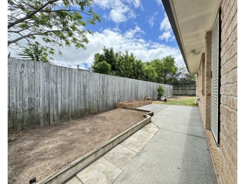 8 Coolum Court, Regents Park QLD 4118