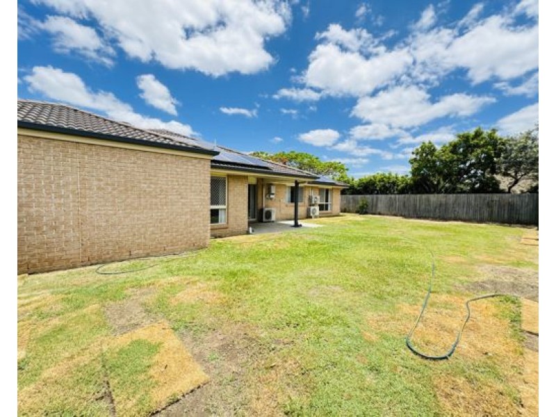 8 Coolum Court, Regents Park QLD 4118