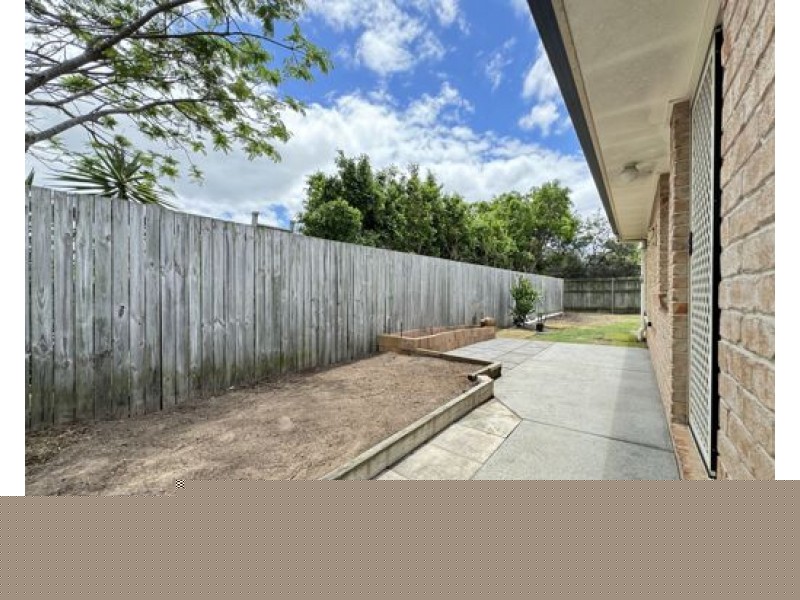 8 Coolum Court, Regents Park QLD 4118