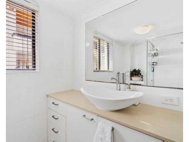 5 35 britannia avenue broadbeach, Broadbeach QLD 4218