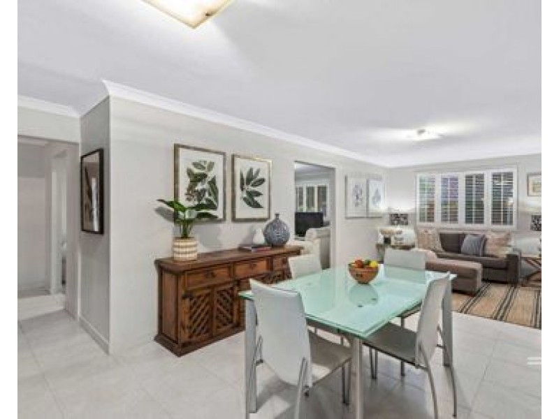 1 Brodick street, Carindale QLD 4152