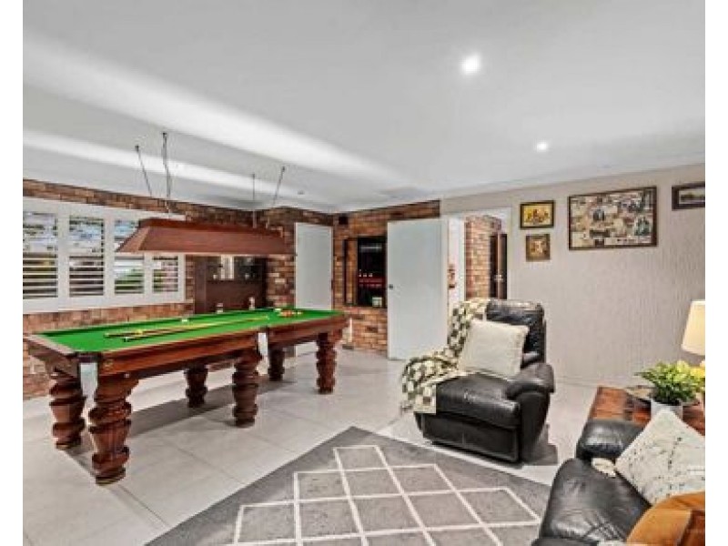 1 Brodick street, Carindale QLD 4152