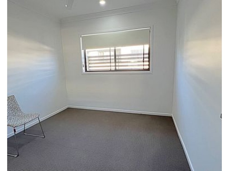 36 Avondale Cres, Parkinson QLD 4115