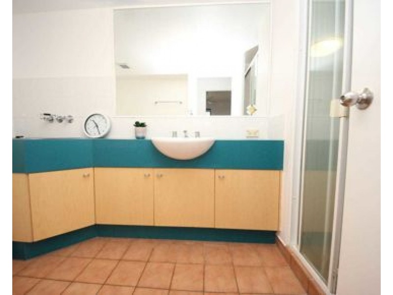 36/11-17 Philip Avenue, Broadbeach QLD 4218