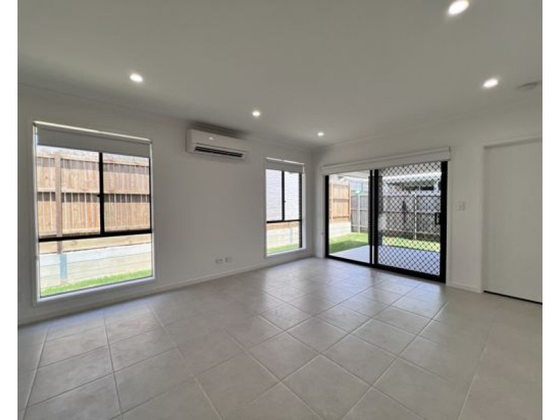 12 Robin Street, Morayfield QLD 4506