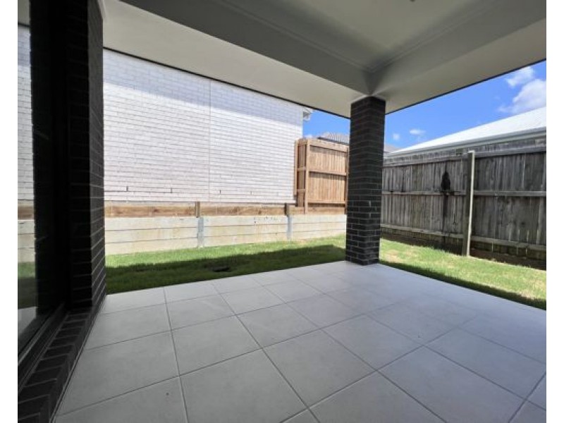 12 Robin Street, Morayfield QLD 4506