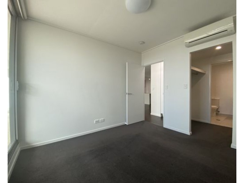 2102 42 Laver Drive, Robina QLD 4226