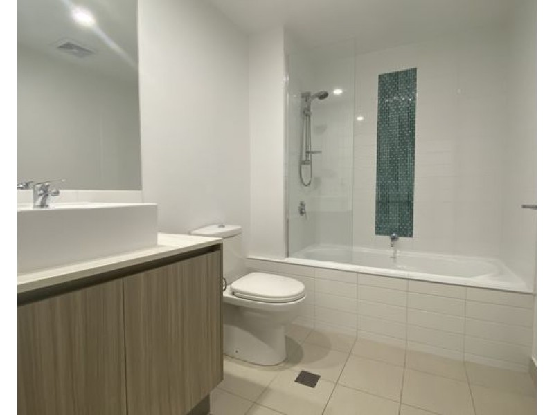 2102 42 Laver Drive, Robina QLD 4226