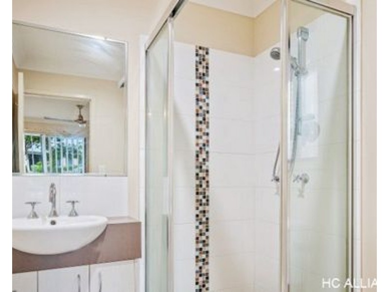 9 DAISY ST, Springfield Lakes QLD 4300