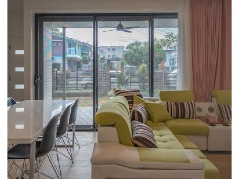 21-23 Worden St, Morningside QLD 4170