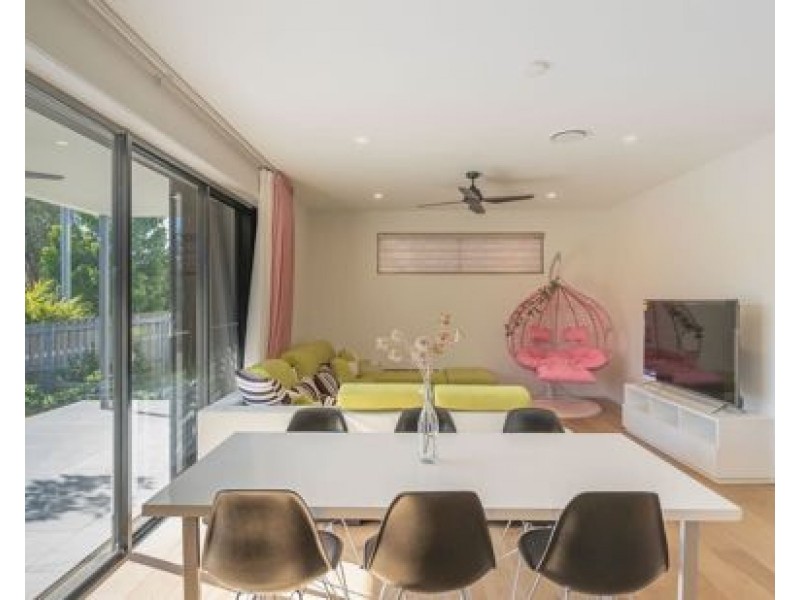 21-23 Worden St, Morningside QLD 4170