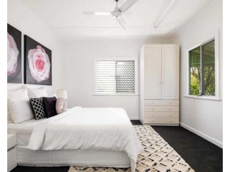 9 Clare Rd, Rocklea QLD 4106