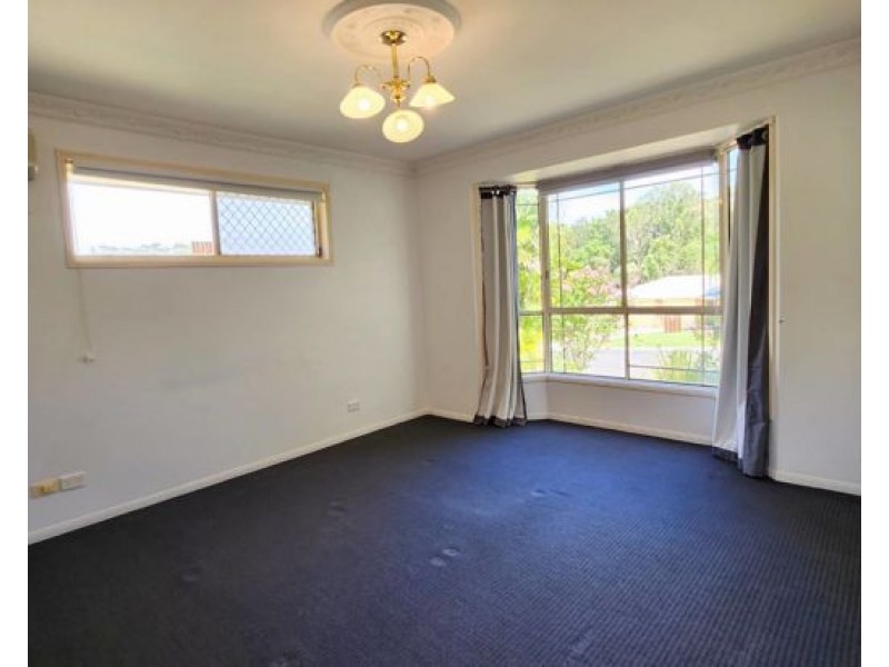 13 Kosciusko Crescent, Southport QLD 4215