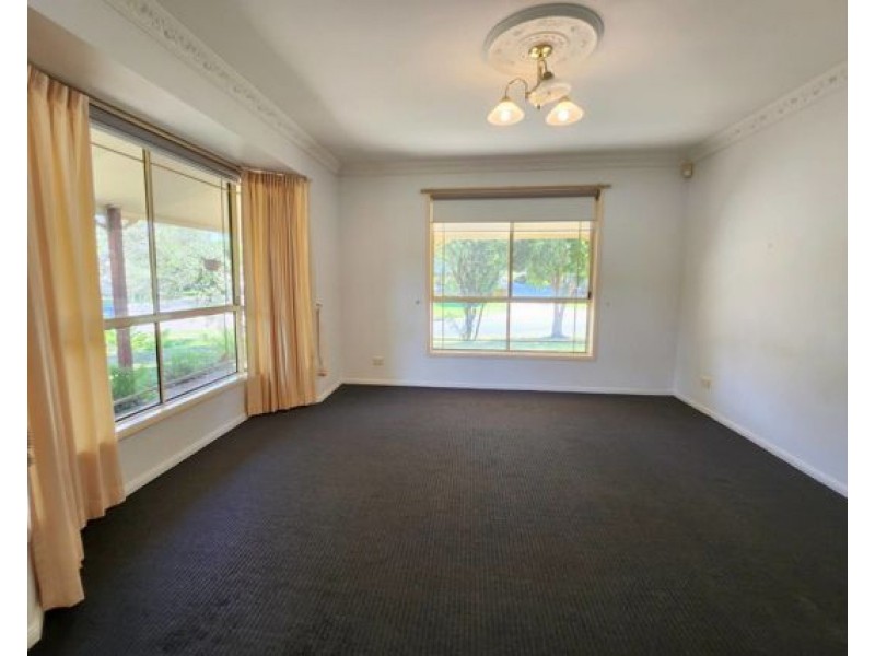 13 Kosciusko Crescent, Southport QLD 4215