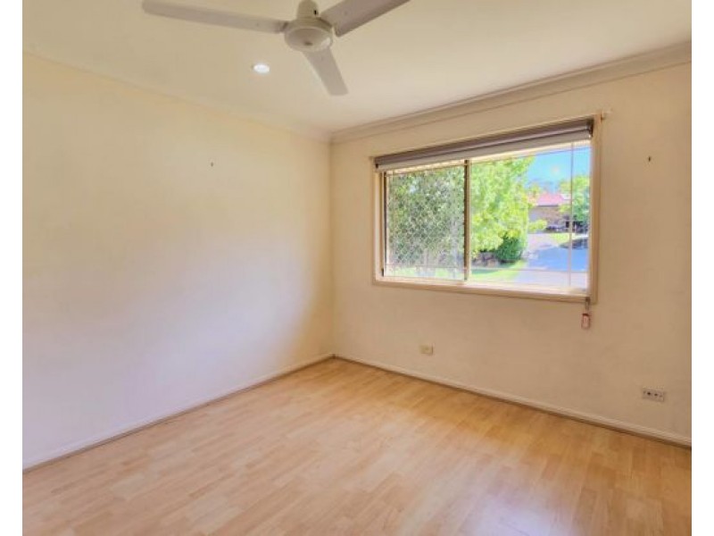 13 Kosciusko Crescent, Southport QLD 4215