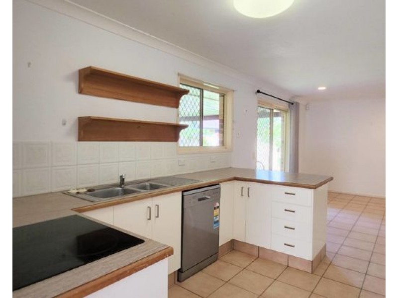 13 Kosciusko Crescent, Southport QLD 4215