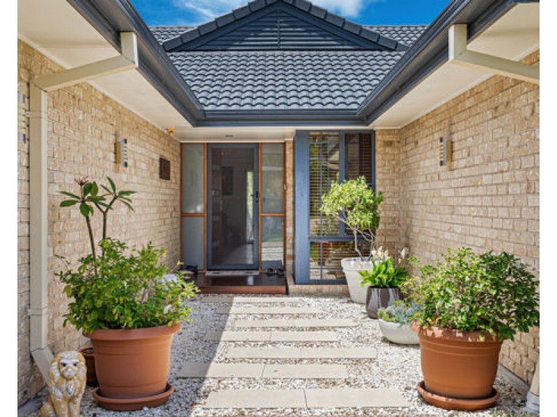 1 Marshall Grove, Bonogin QLD 4213