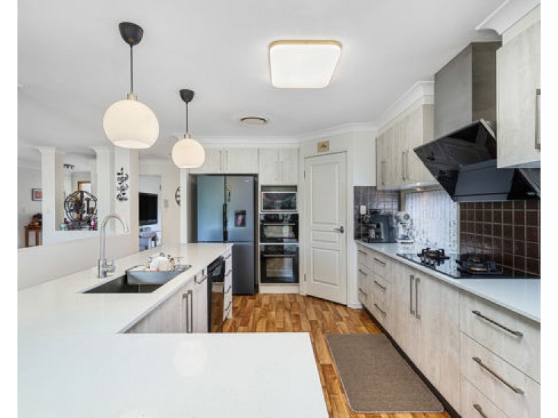 1 Marshall Grove, Bonogin QLD 4213