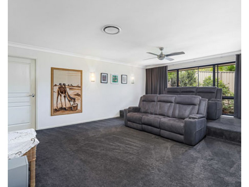 1 Marshall Grove, Bonogin QLD 4213
